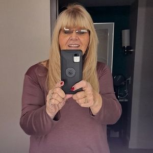 Meet your Posher, Connie